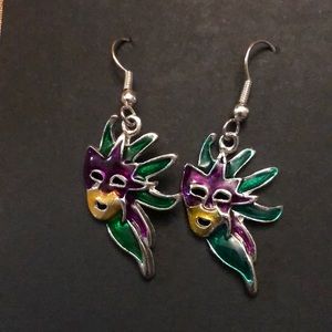 🌻3/$15 Silvertone Mardi Gras Earrings-Full Mask